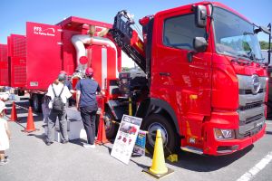 日野大容量ポンプ車